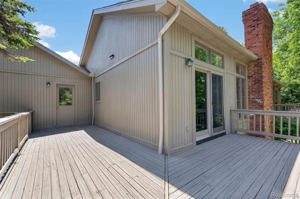 8694 Brazos Court White Lake Charter Township MI 48386