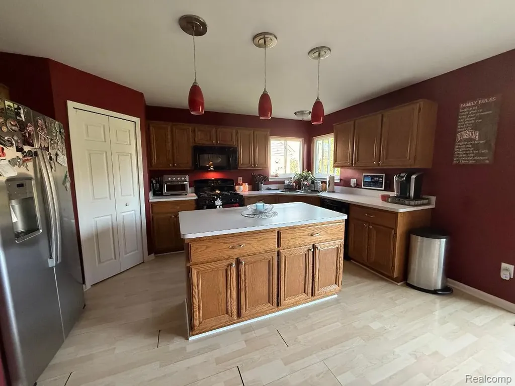 31167 Broderick Drive Chesterfield Township MI 48051