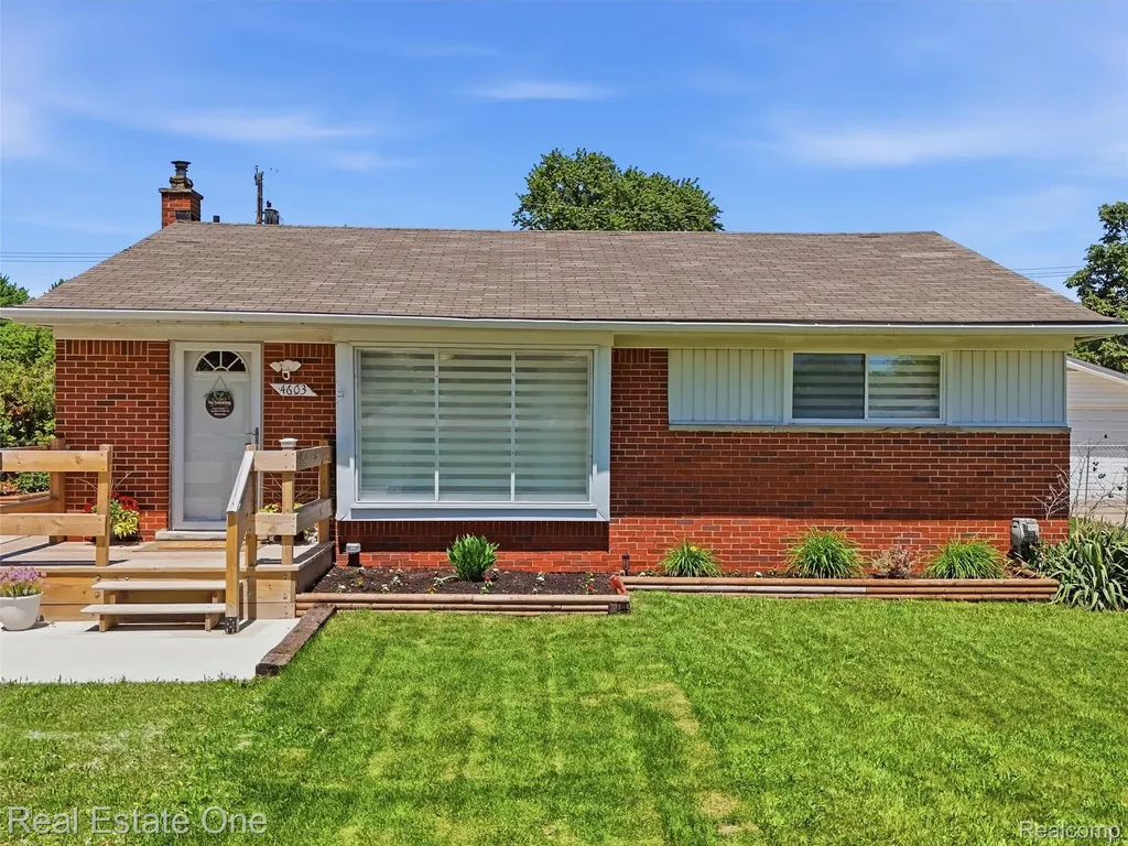 4603 E 13 Mile Road Warren City MI 48092