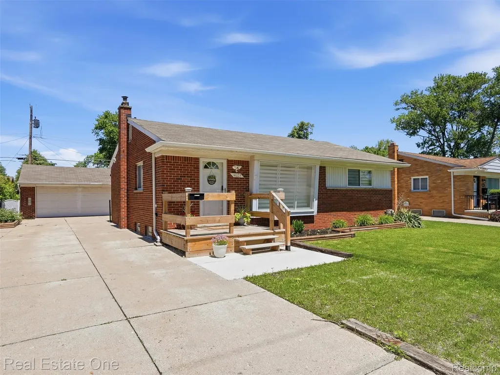 4603 E 13 Mile Road Warren City MI 48092