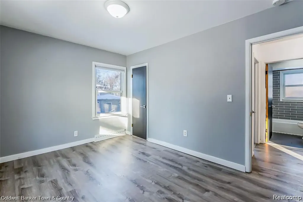 4383 Green Lake Road West Bloomfield Charter Township MI 48323