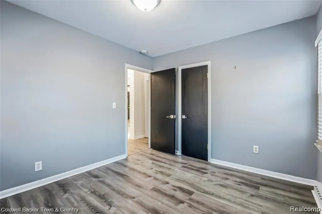 4383 Green Lake Road West Bloomfield Charter Township MI 48323