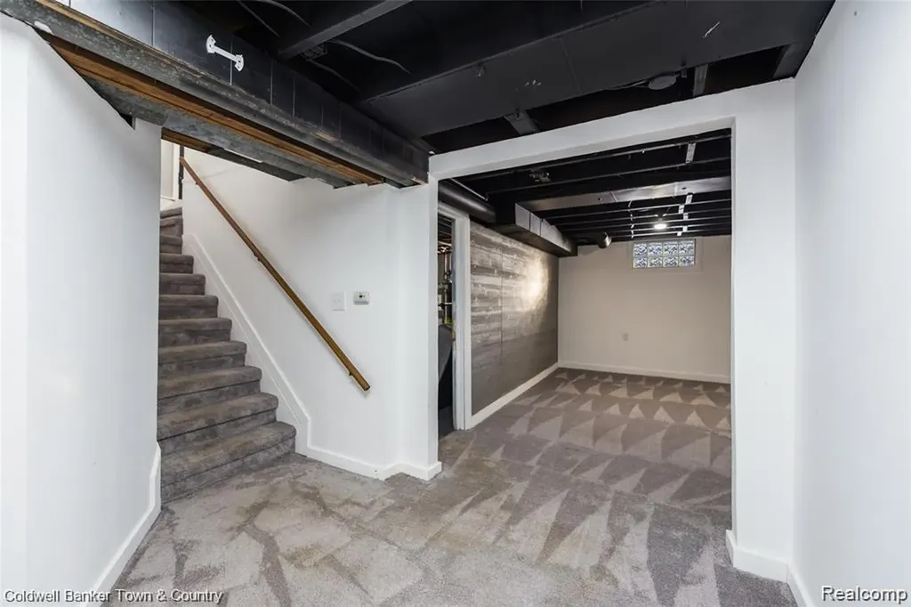 4383 Green Lake Road West Bloomfield Charter Township MI 48323