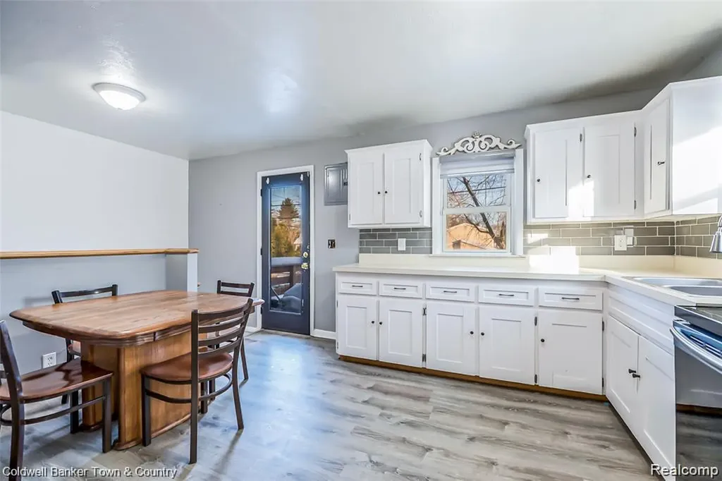 4383 Green Lake Road West Bloomfield Charter Township MI 48323