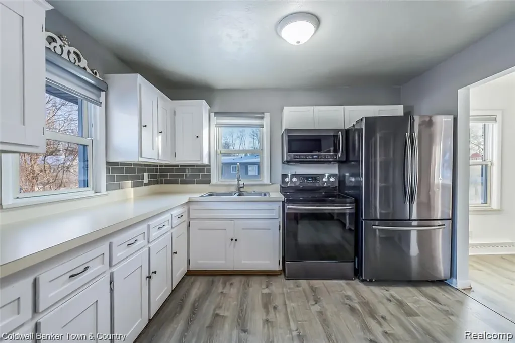 4383 Green Lake Road West Bloomfield Charter Township MI 48323