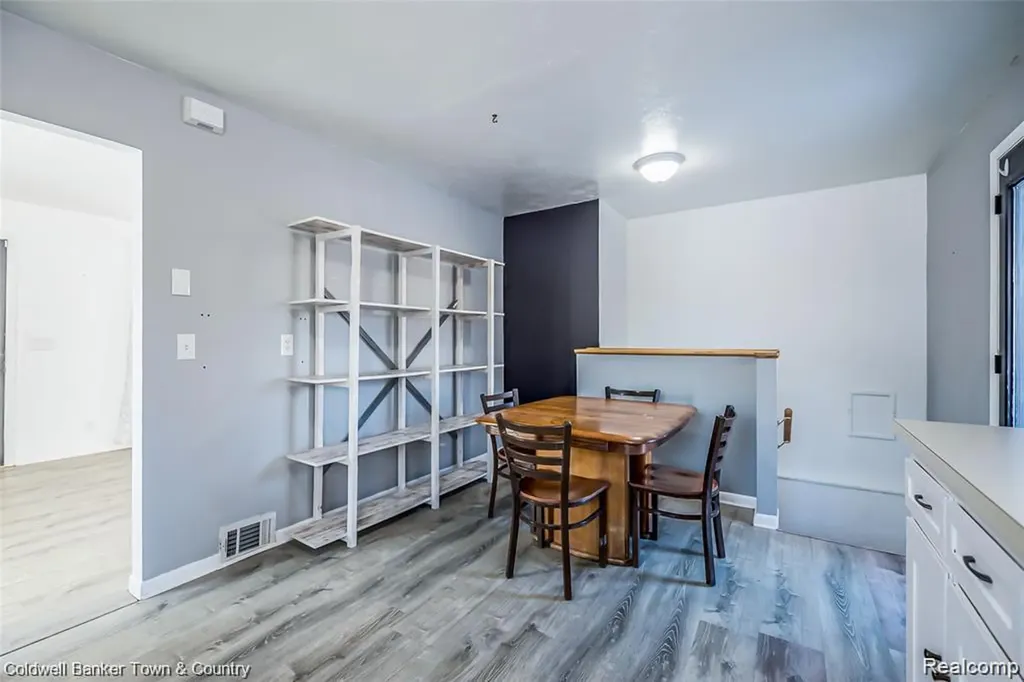 4383 Green Lake Road West Bloomfield Charter Township MI 48323