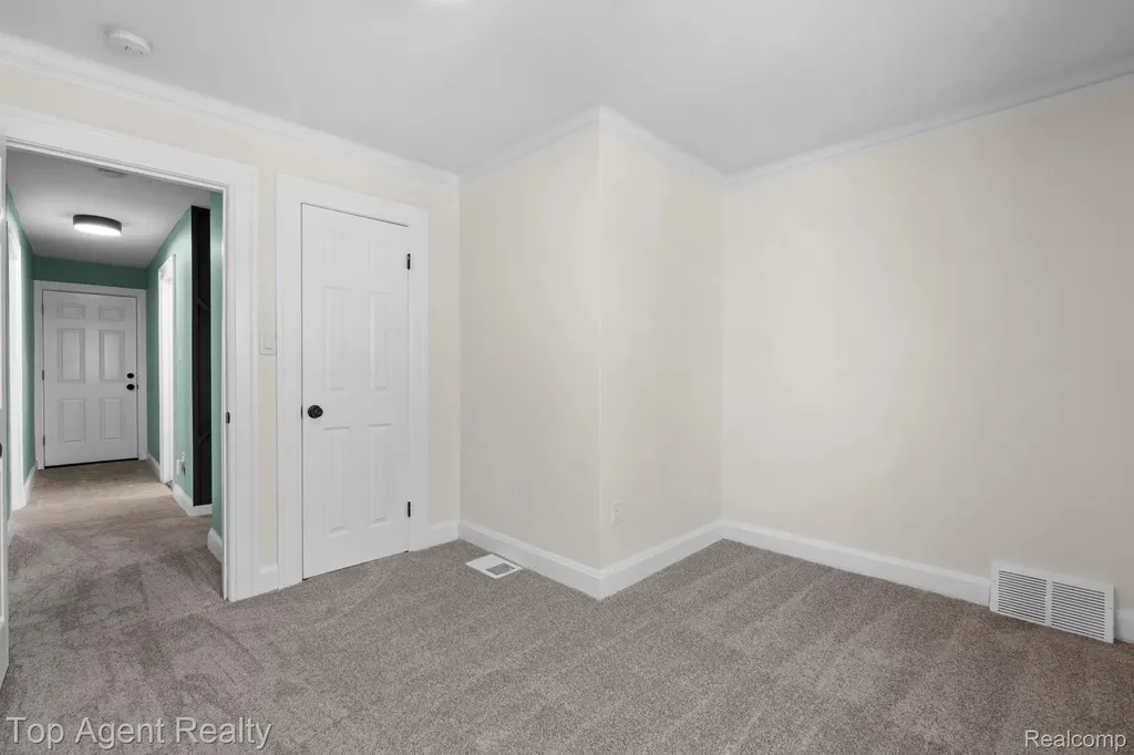16204 Roselawn Street Detroit City MI 48221