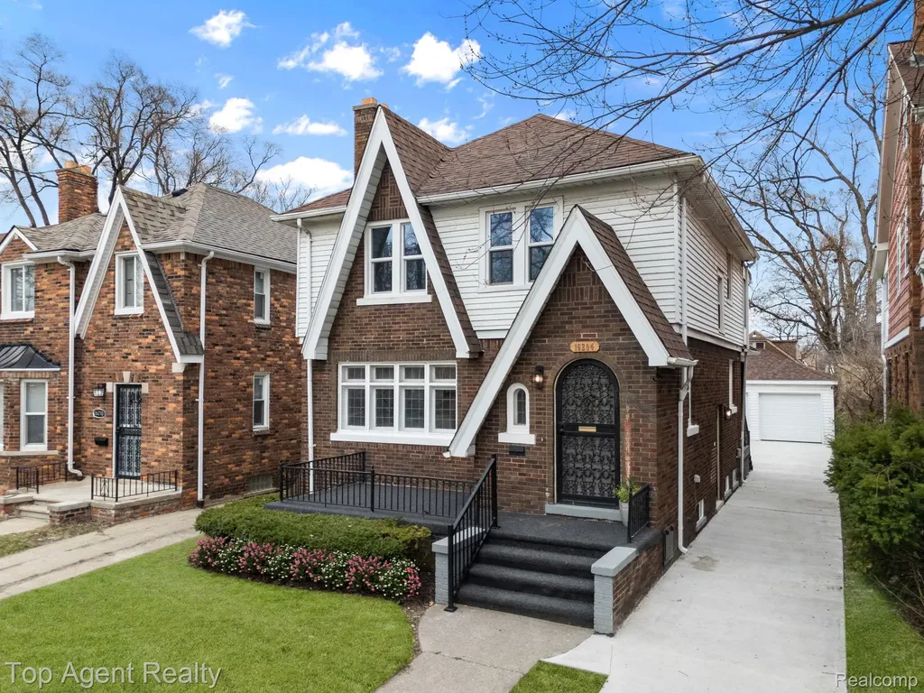 16204 Roselawn Street Detroit City MI 48221