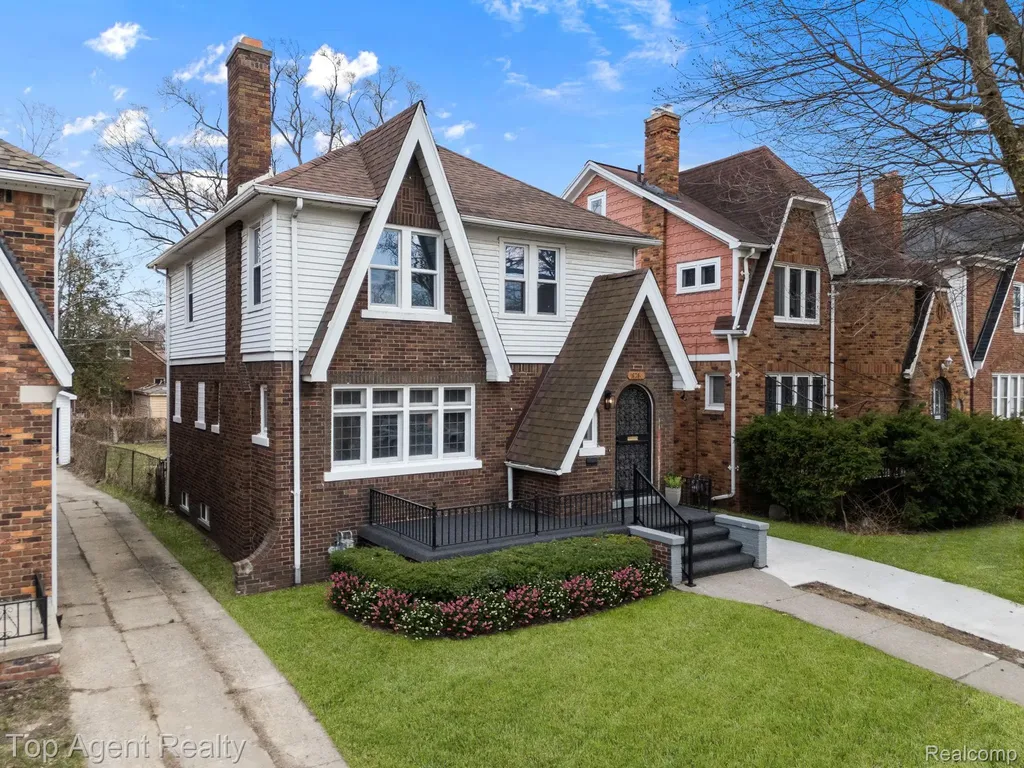 16204 Roselawn Street Detroit City MI 48221