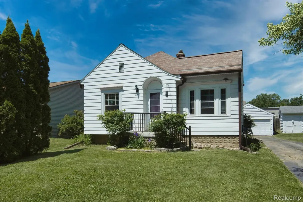 2700 Hallman Avenue Waterford Charter Township MI 48328
