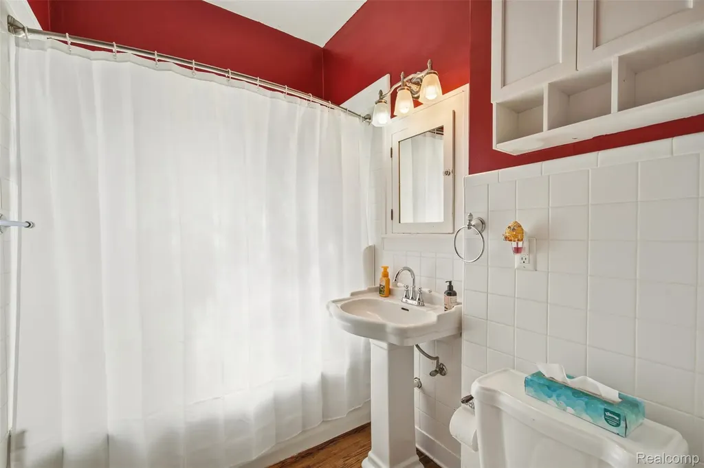 2700 Hallman Avenue Waterford Charter Township MI 48328