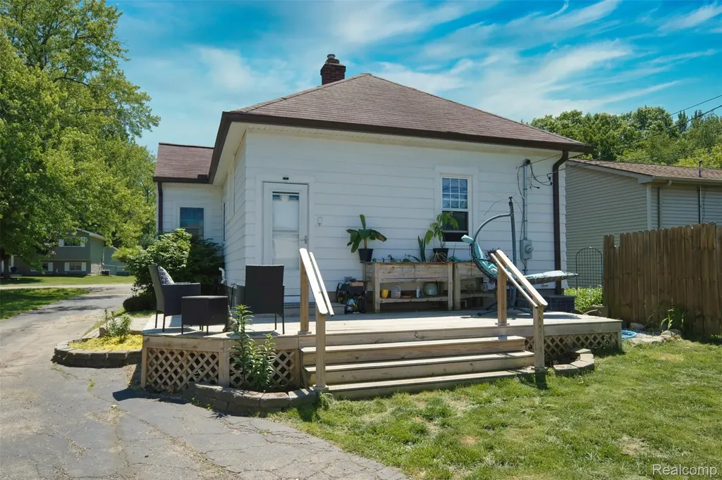 2700 Hallman Avenue Waterford Charter Township MI 48328