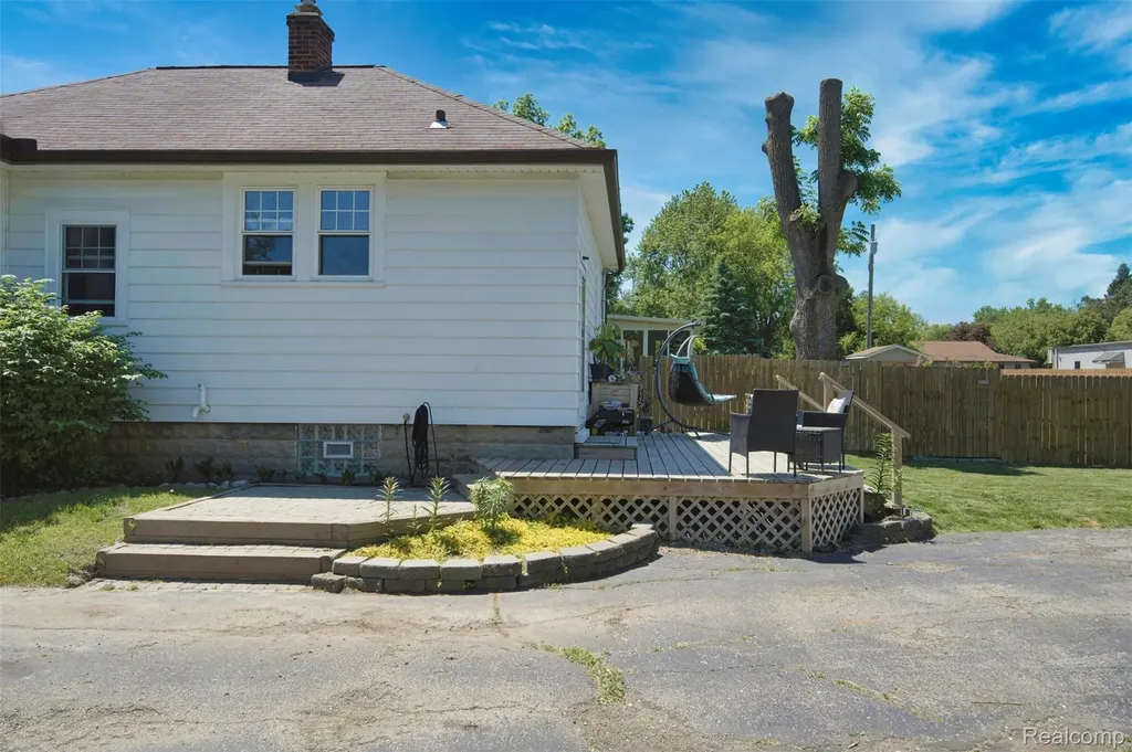 2700 Hallman Avenue Waterford Charter Township MI 48328