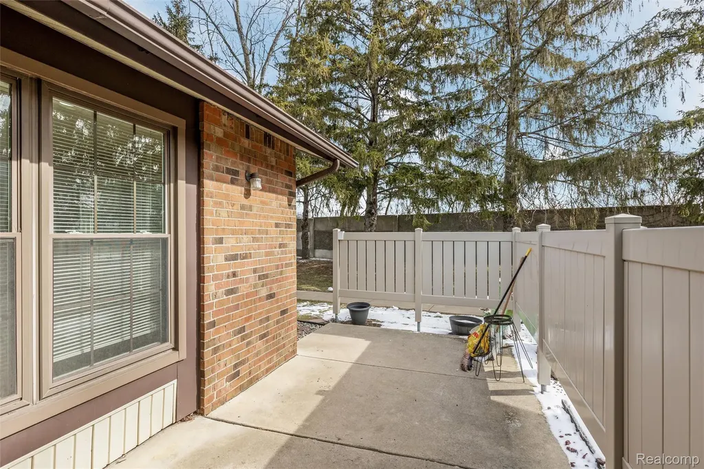 40526 Newport Drive Plymouth Charter Township MI 48170