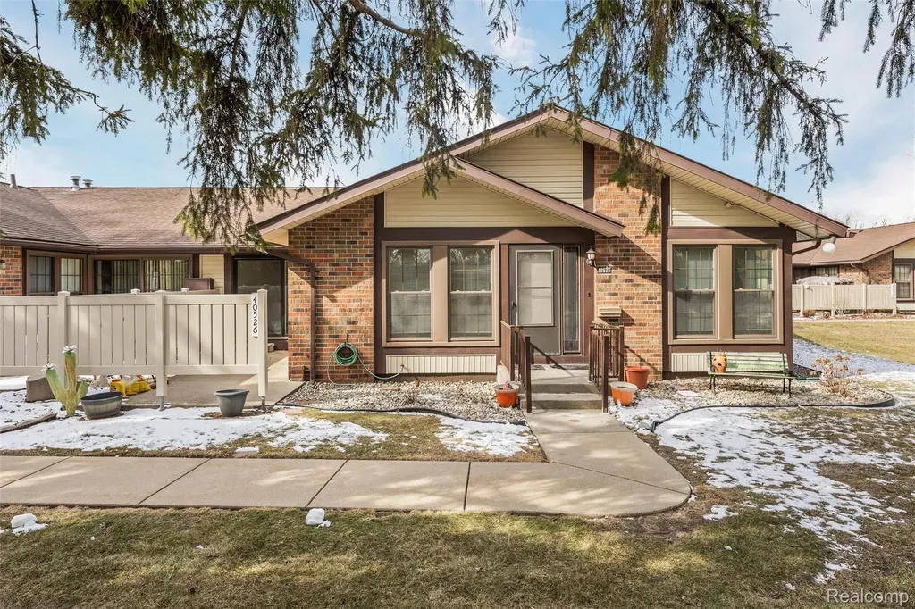 40526 Newport Drive Plymouth Charter Township MI 48170