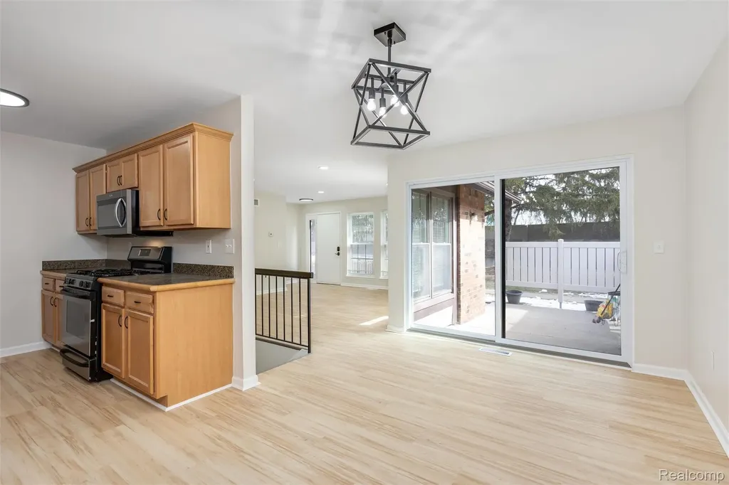 40526 Newport Drive Plymouth Charter Township MI 48170