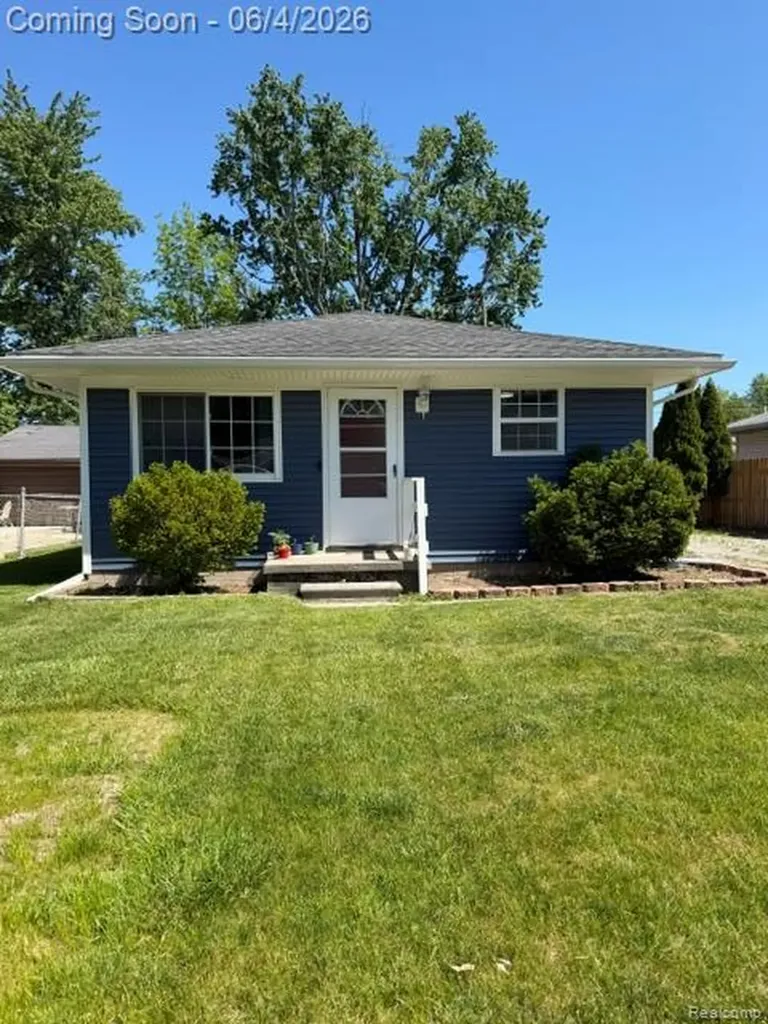 714 Lowell Street Marine City City MI 48039