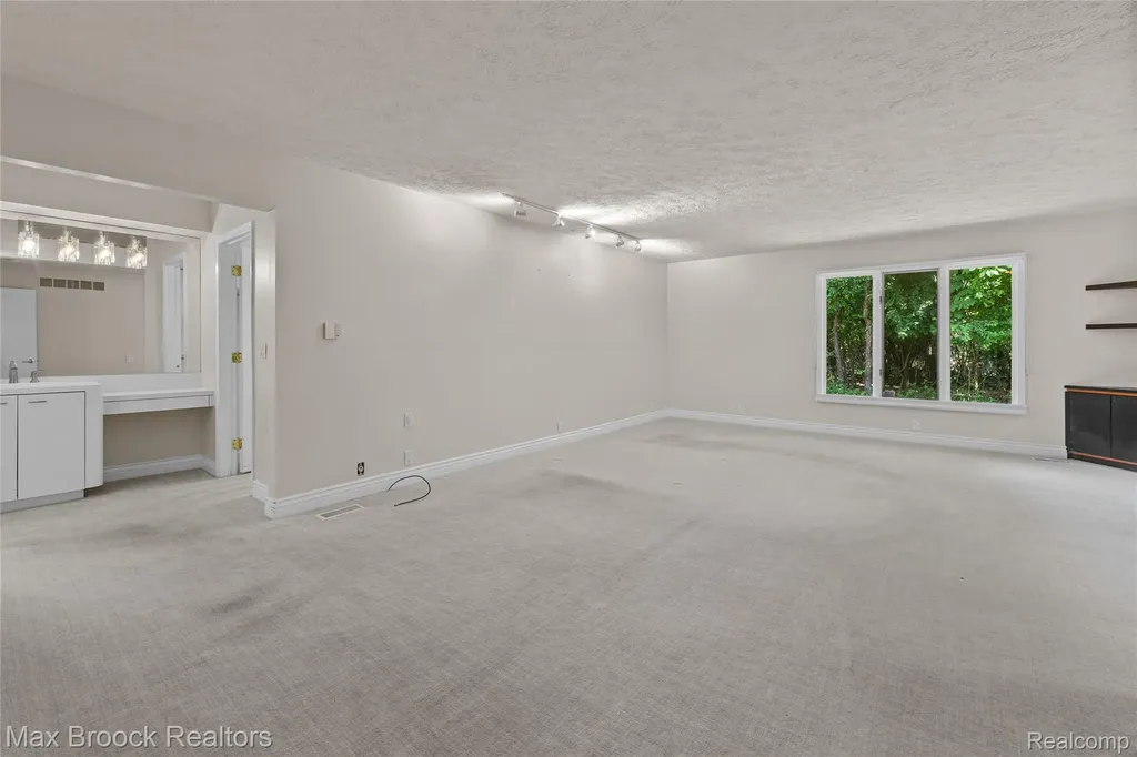 3685 Quail Hollow Drive Bloomfield Hills City MI 48302