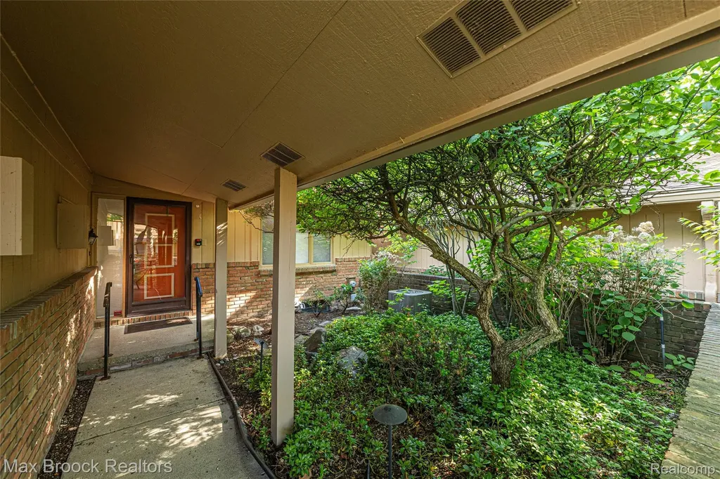 3685 Quail Hollow Drive Bloomfield Hills City MI 48302