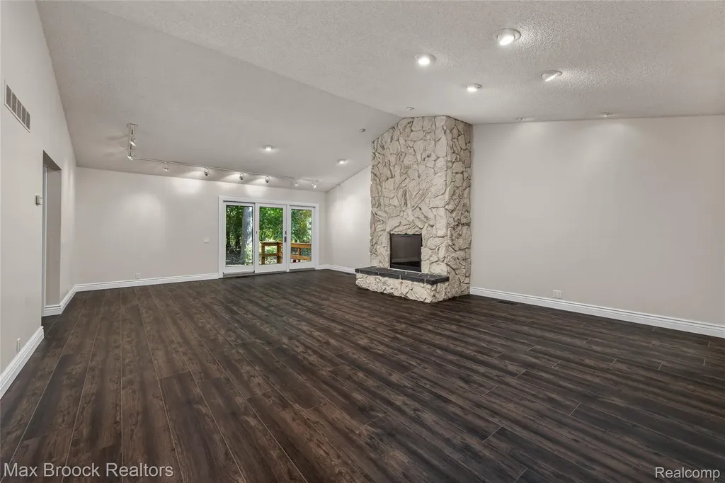 3685 Quail Hollow Drive Bloomfield Hills City MI 48302