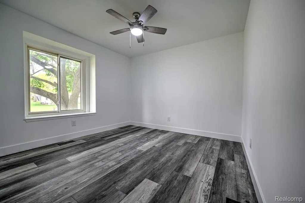 1569 Oak Grove Drive Walled Lake City MI 48390