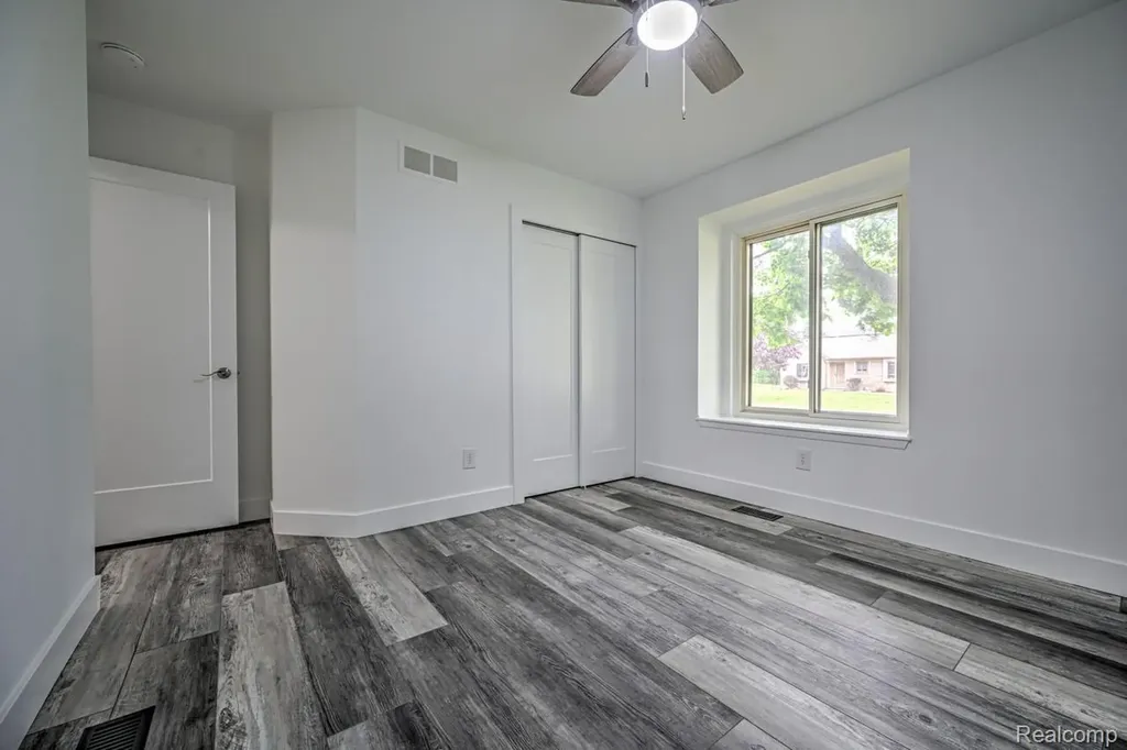 1569 Oak Grove Drive Walled Lake City MI 48390