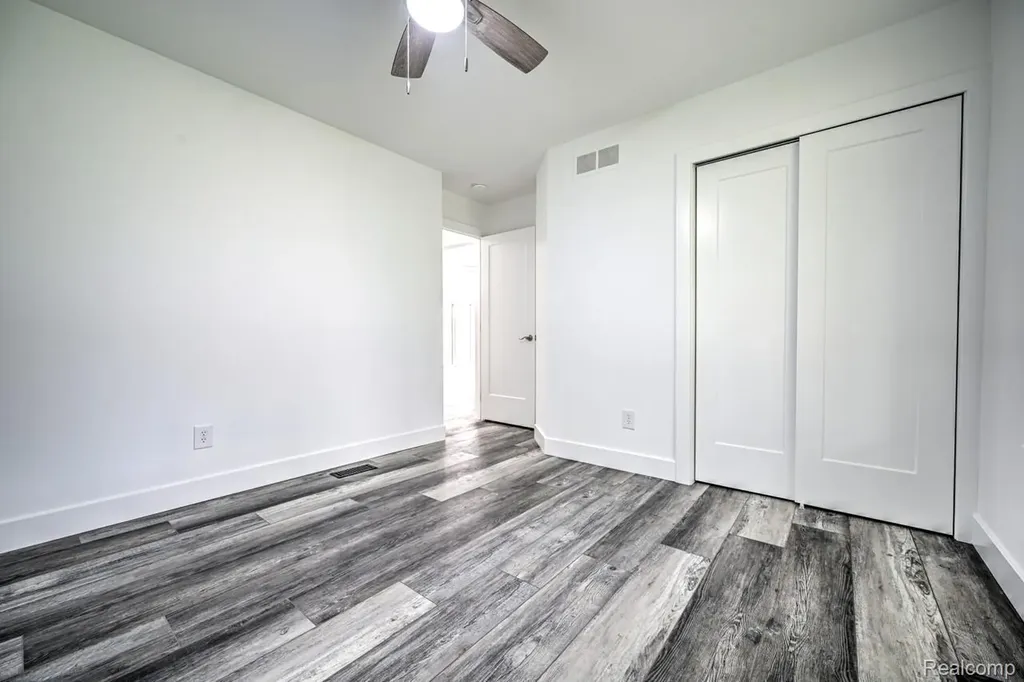 1569 Oak Grove Drive Walled Lake City MI 48390