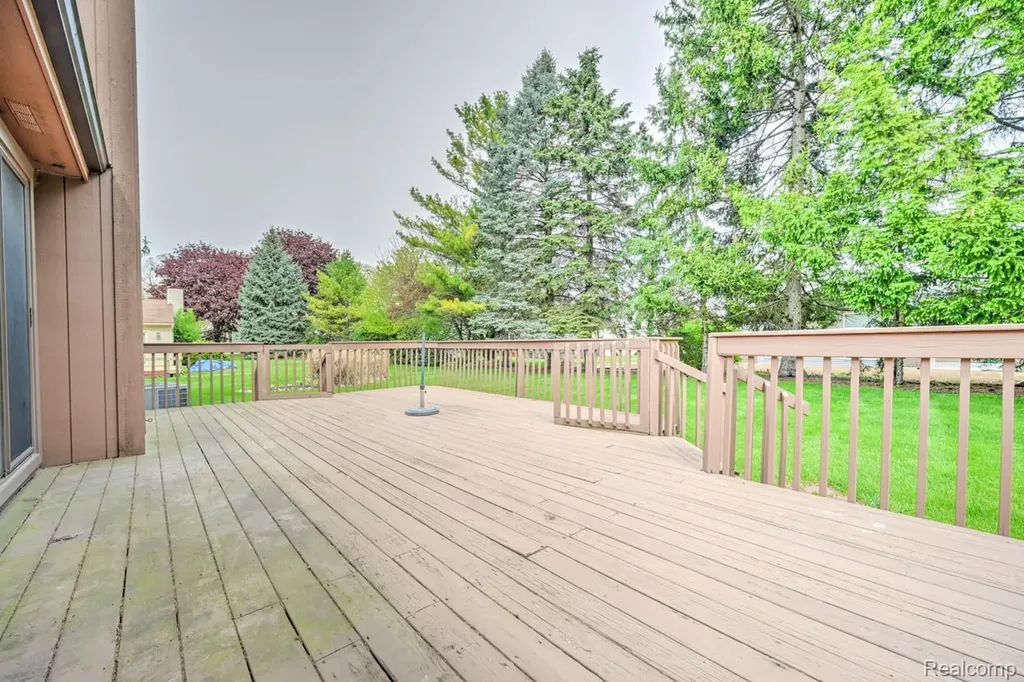 1569 Oak Grove Drive Walled Lake City MI 48390