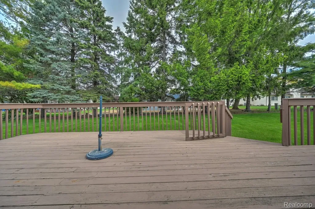 1569 Oak Grove Drive Walled Lake City MI 48390