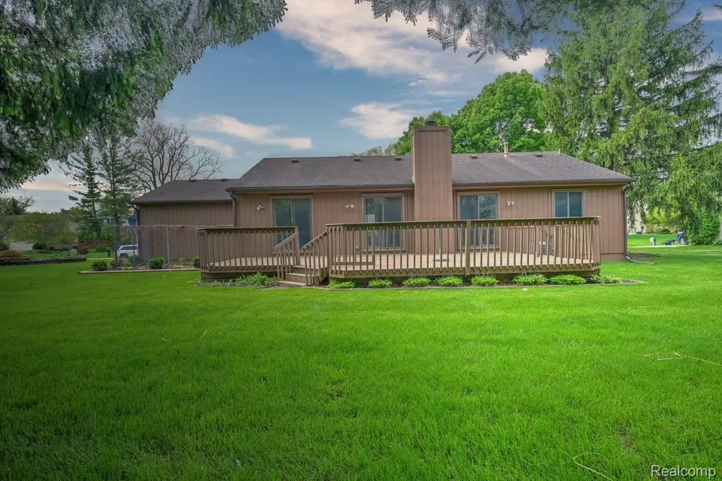 1569 Oak Grove Drive Walled Lake City MI 48390