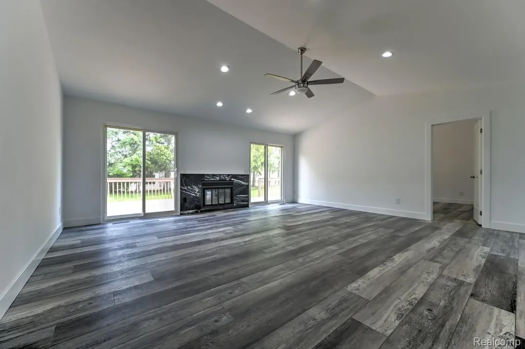 1569 Oak Grove Drive Walled Lake City MI 48390