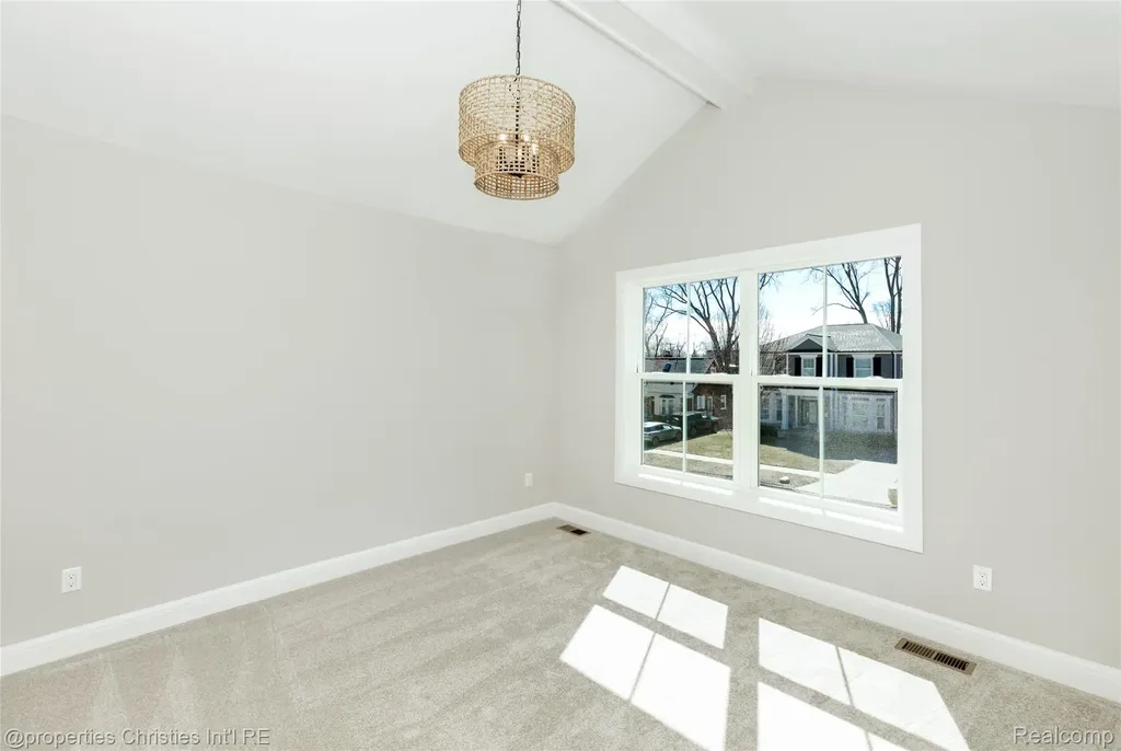 2093 Pembroke Road Birmingham City MI 48009