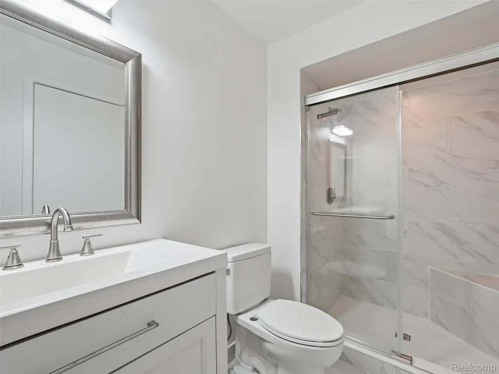 7058 Elmhurst West Bloomfield Charter Township MI 48322
