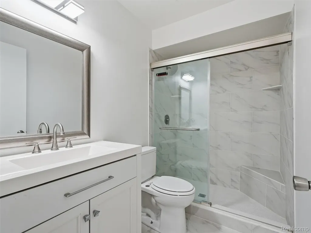 7058 Elmhurst West Bloomfield Charter Township MI 48322