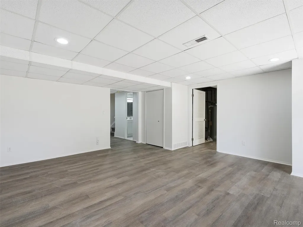 7058 Elmhurst West Bloomfield Charter Township MI 48322