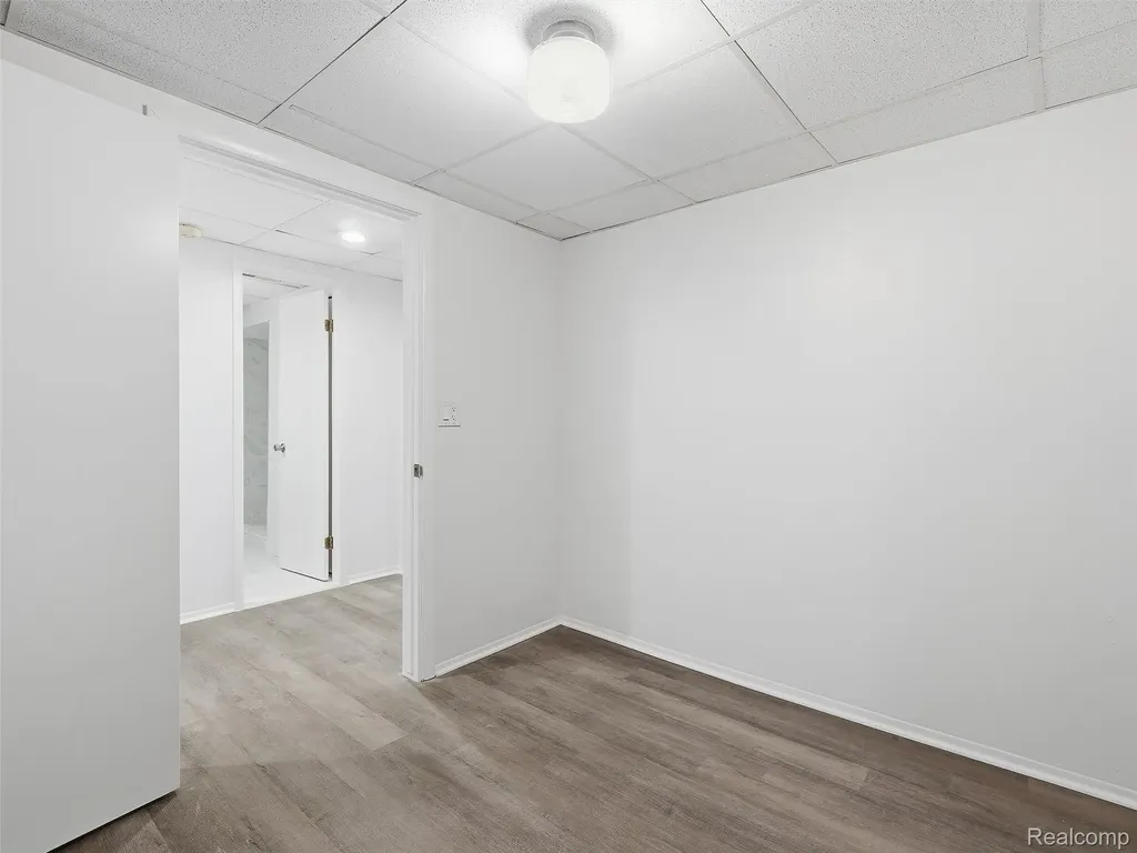 7058 Elmhurst West Bloomfield Charter Township MI 48322