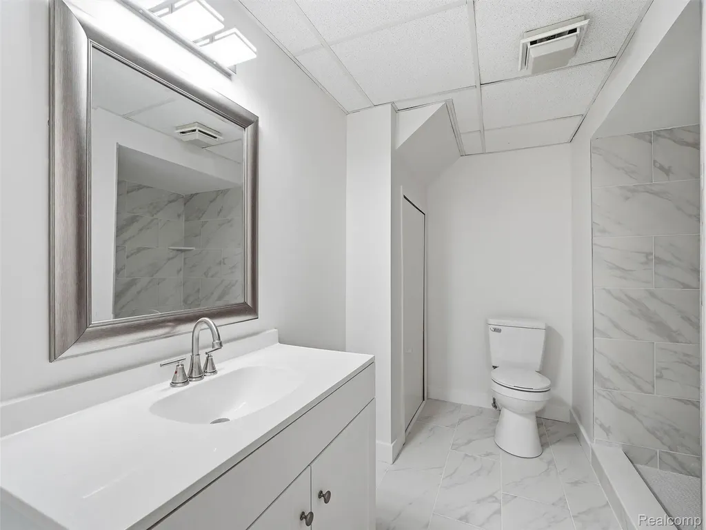 7058 Elmhurst West Bloomfield Charter Township MI 48322