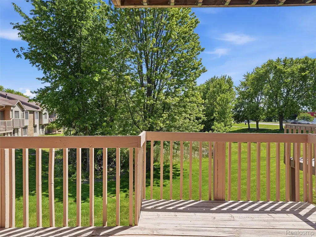 7058 Elmhurst West Bloomfield Charter Township MI 48322