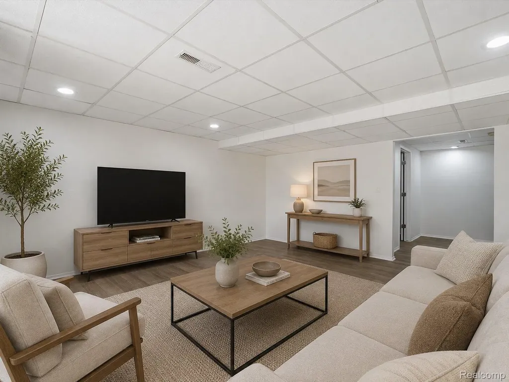 7058 Elmhurst West Bloomfield Charter Township MI 48322