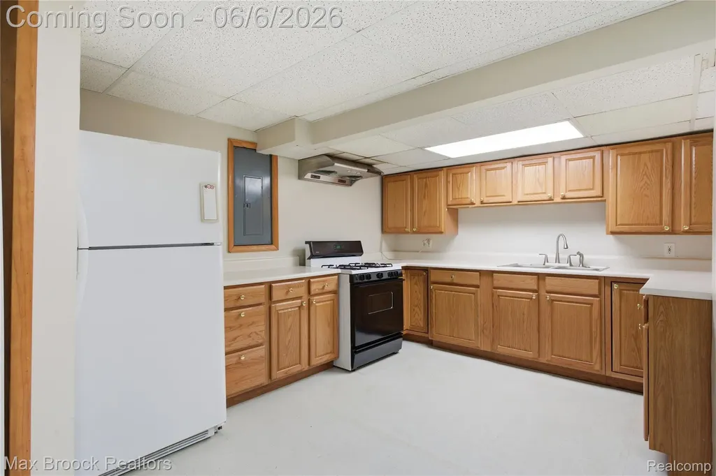 46547 Glen Eagle Drive Shelby Charter Township MI 48315