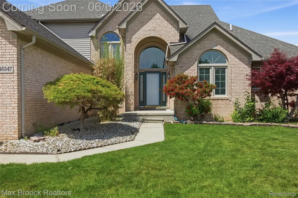 46547 Glen Eagle Drive Shelby Charter Township MI 48315