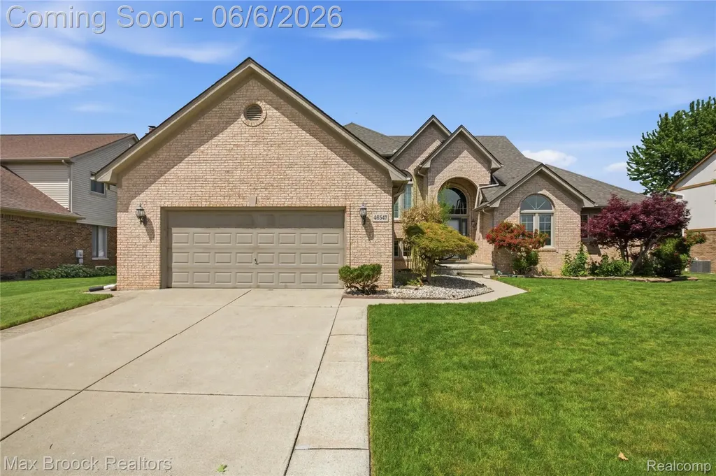 46547 Glen Eagle Drive Shelby Charter Township MI 48315
