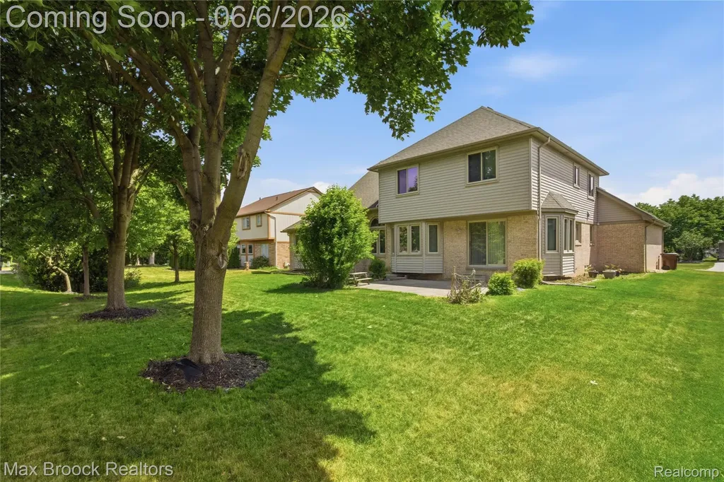 46547 Glen Eagle Drive Shelby Charter Township MI 48315