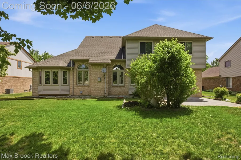 46547 Glen Eagle Drive Shelby Charter Township MI 48315