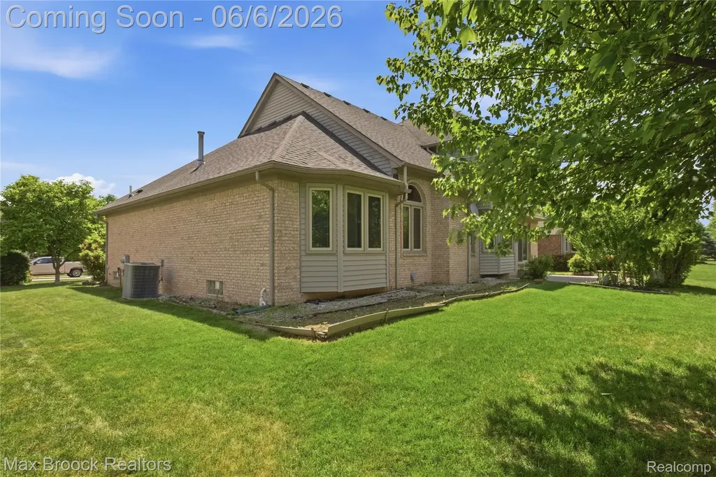 46547 Glen Eagle Drive Shelby Charter Township MI 48315
