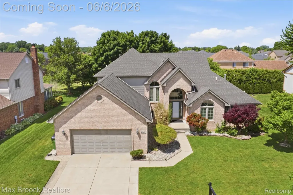 46547 Glen Eagle Drive Shelby Charter Township MI 48315