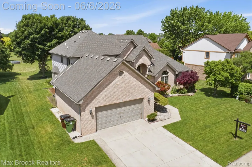 46547 Glen Eagle Drive Shelby Charter Township MI 48315
