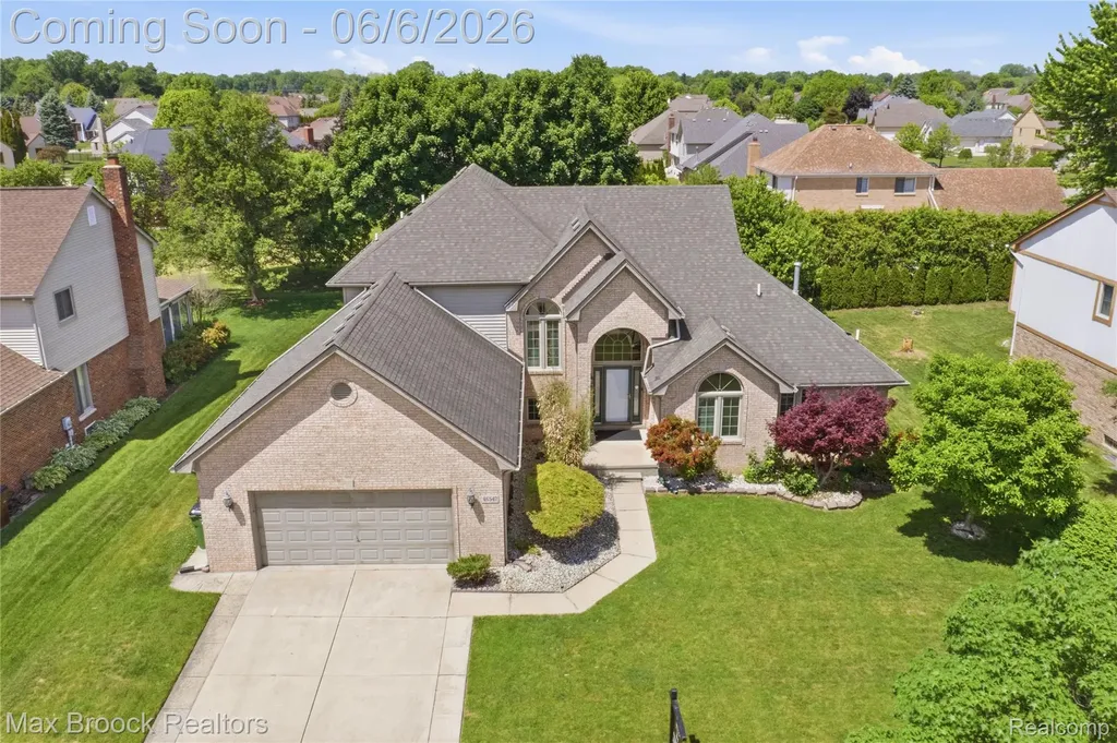 46547 Glen Eagle Drive Shelby Charter Township MI 48315