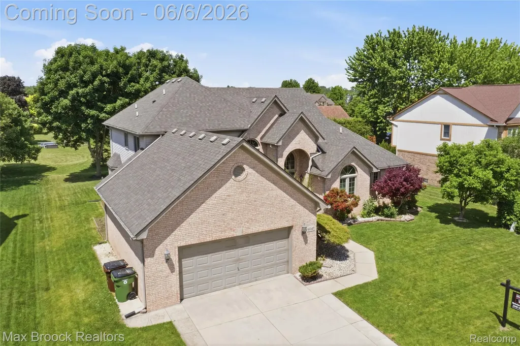 46547 Glen Eagle Drive Shelby Charter Township MI 48315