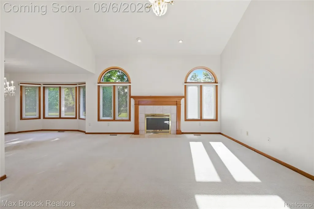 46547 Glen Eagle Drive Shelby Charter Township MI 48315